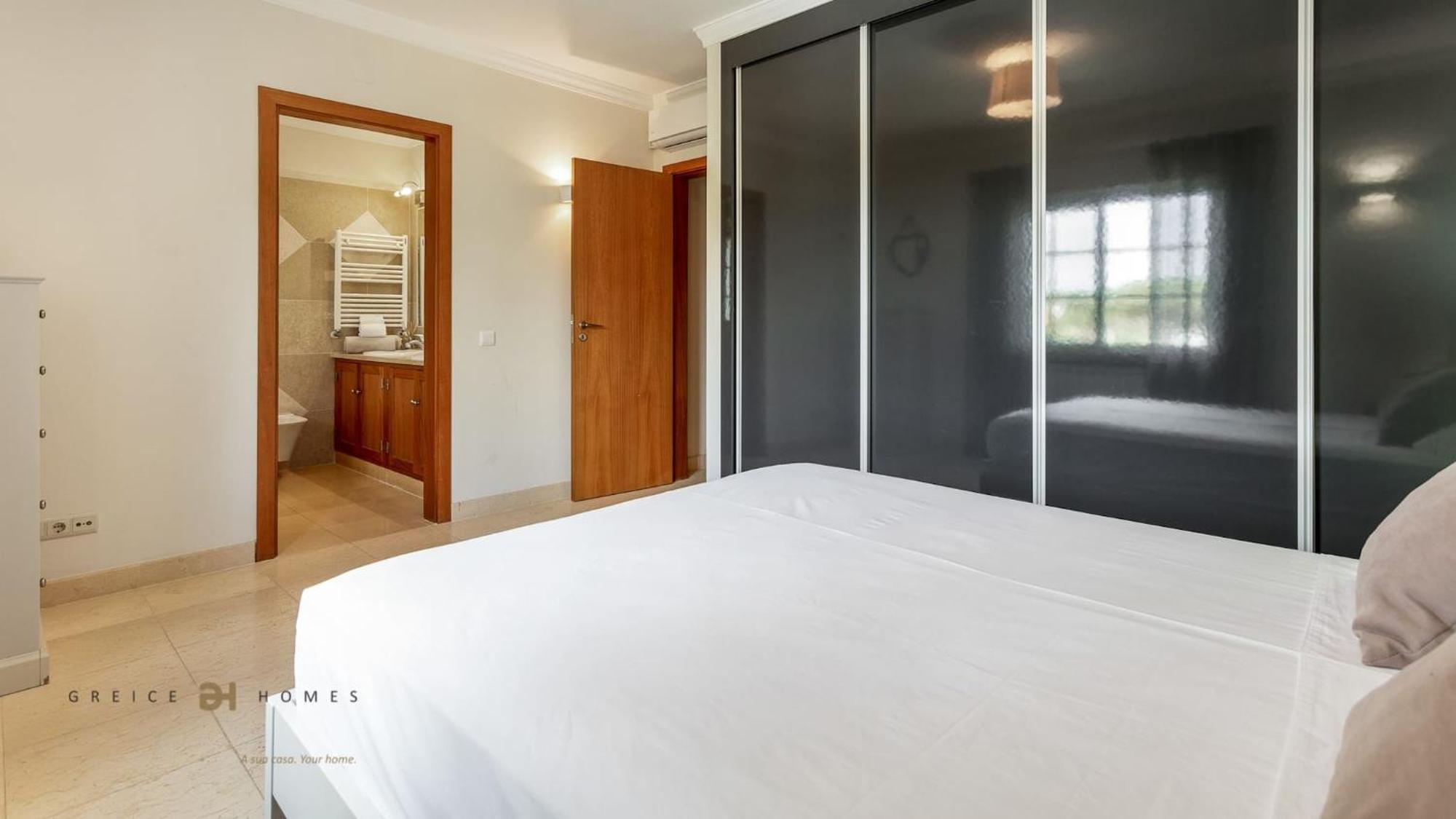 Luxuosa Moradia V5 Em Quarteira - Greice Homes Kültér fotó