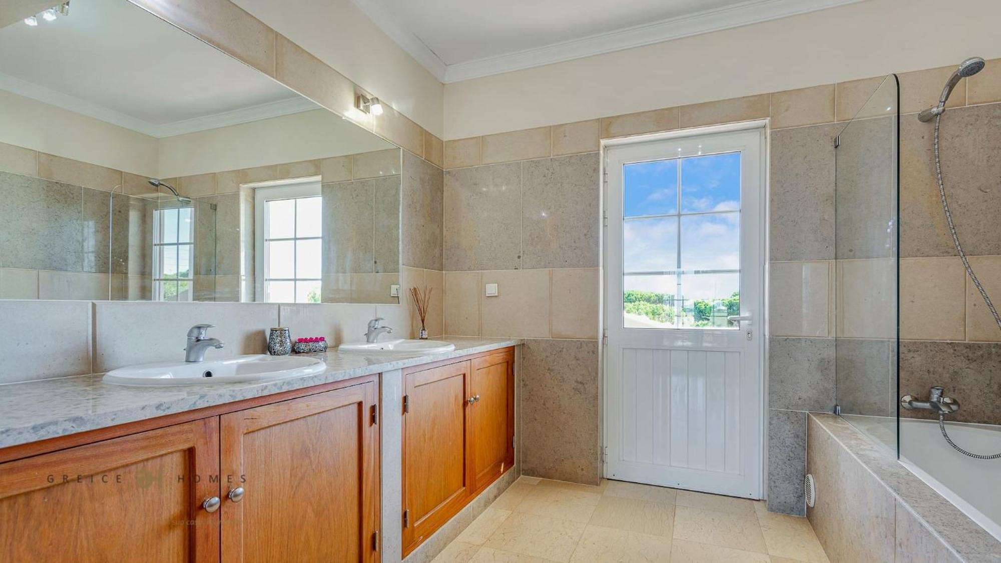 Luxuosa Moradia V5 Em Quarteira - Greice Homes Kültér fotó