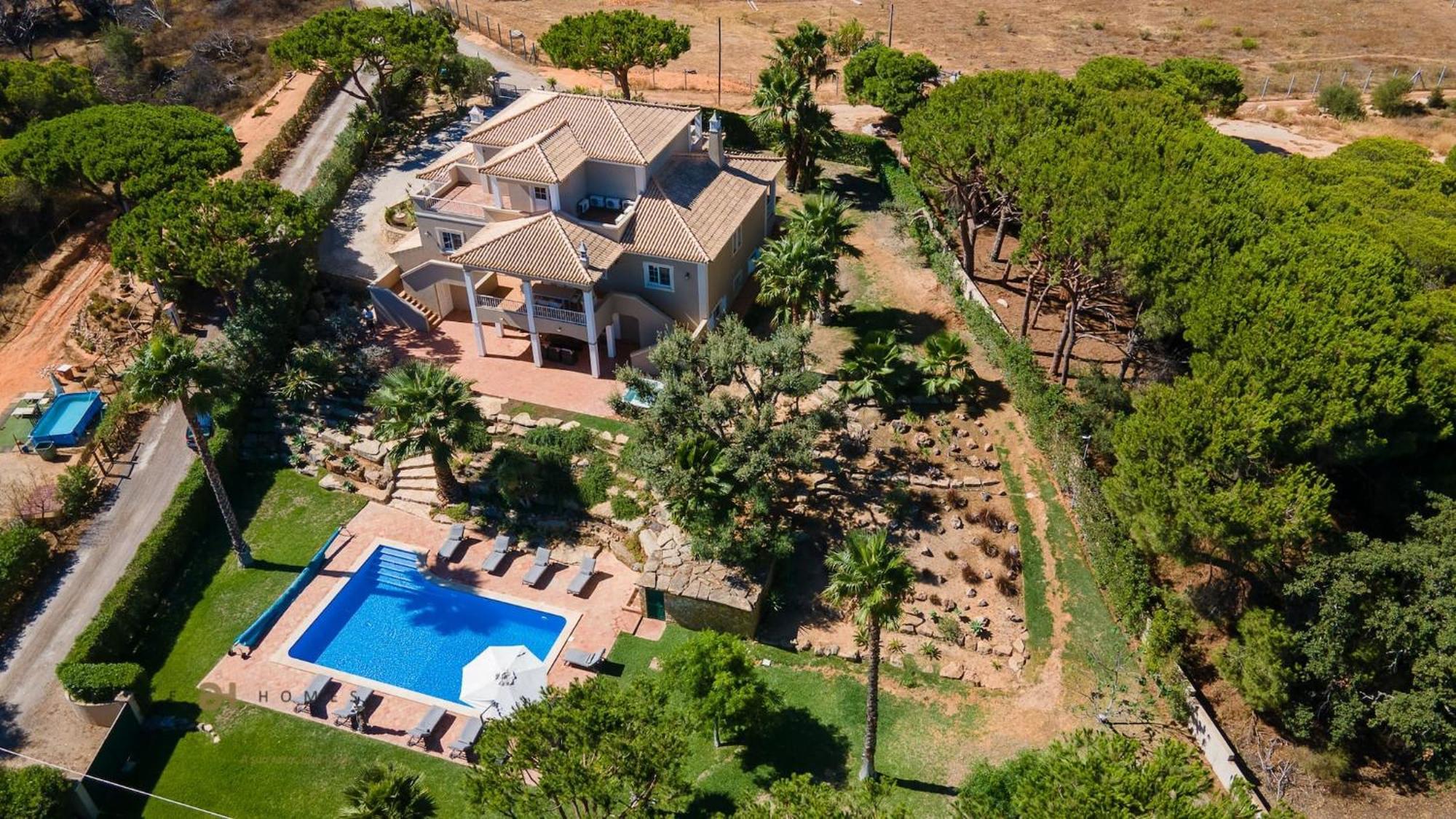 Luxuosa Moradia V5 Em Quarteira - Greice Homes Kültér fotó