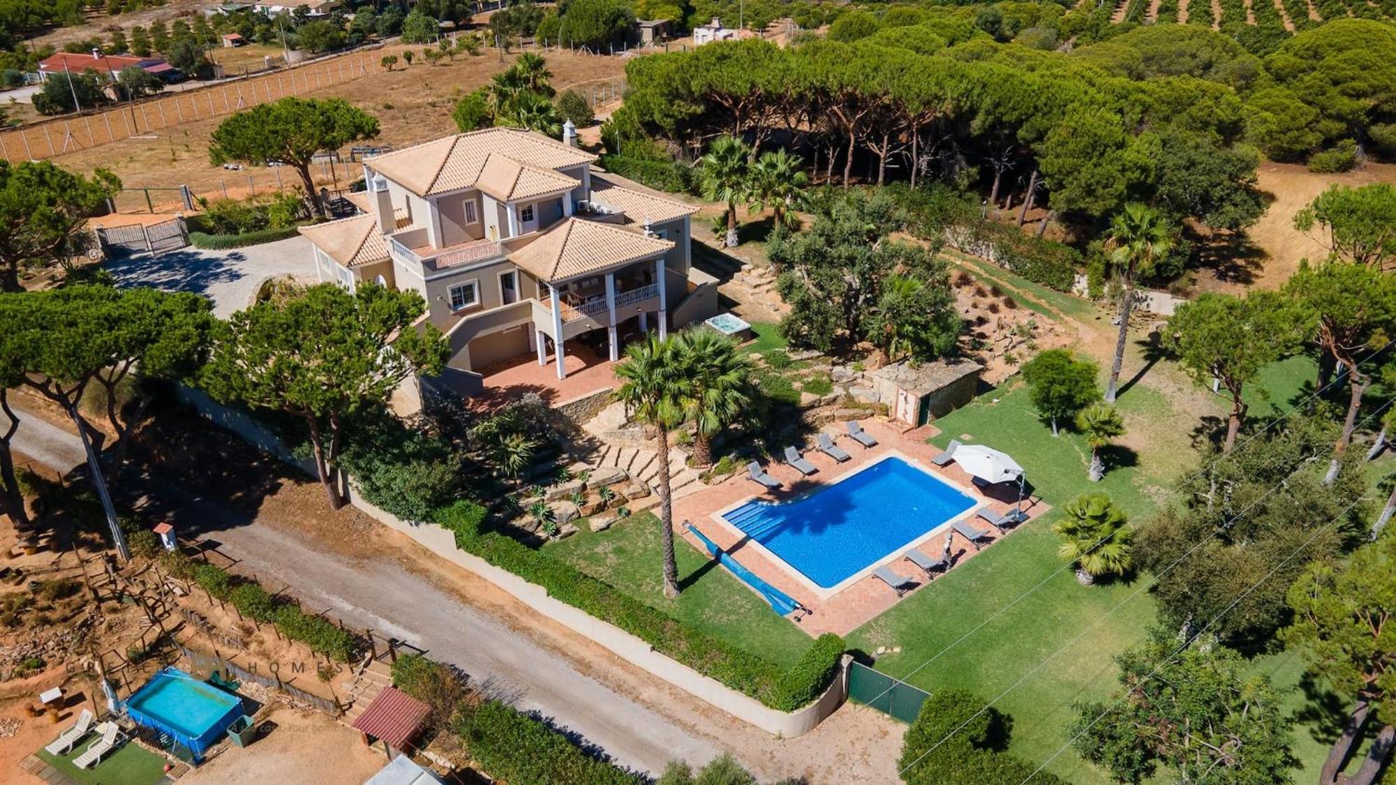 Luxuosa Moradia V5 Em Quarteira - Greice Homes Kültér fotó